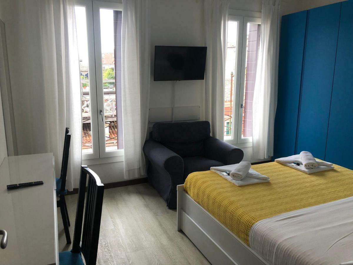Al Cinema Italia Hotel เวนิส ภายนอก รูปภาพ